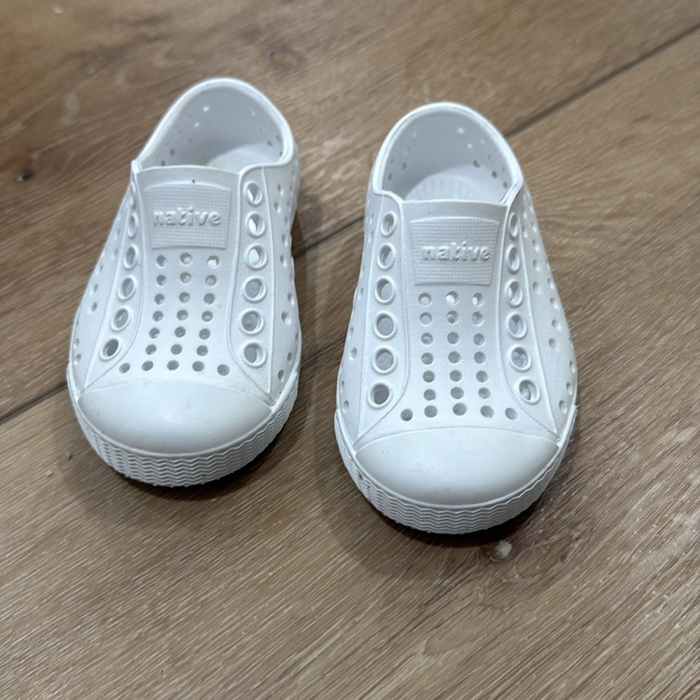 NATIVE Jefferson Shoes / size C4